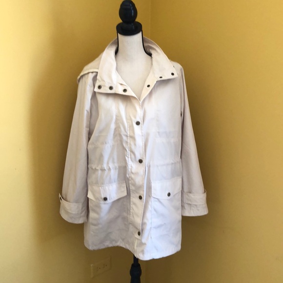 Joan Rivers Jackets & Blazers - Joan Rivers Windbreaker with hood. NWT